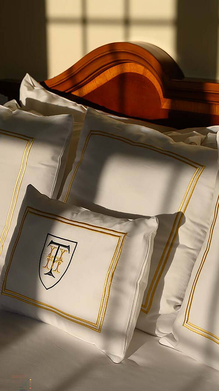 Sun rays shining on Thayer bedding
